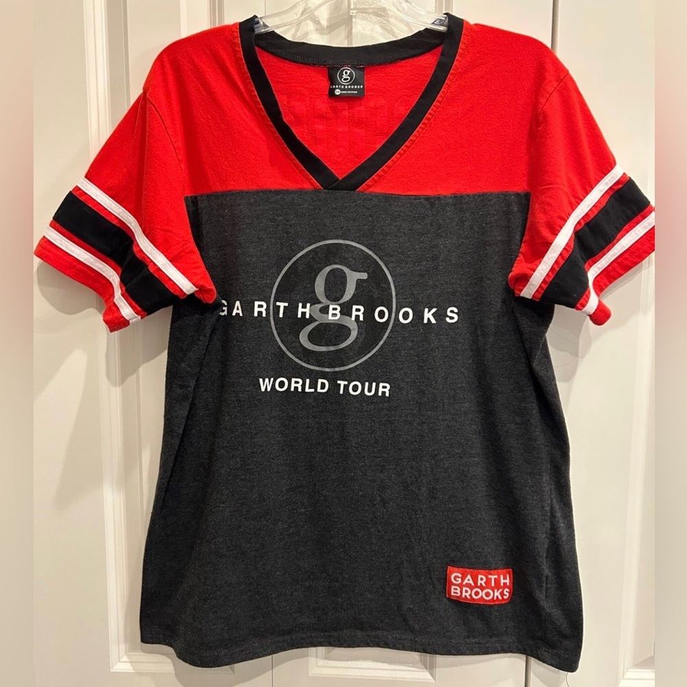 Garth Brooks “World Tour” Woman’s T-Shirt Size 2XL